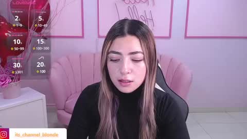 Snapshot of channel_blonde_a chatting on 02.15.25 channel_blonde_a online show from 02.15.25