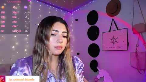 Snapshot of channel_blonde_a chatting on 03.04.25 channel_blonde_a online show from 03.04.25