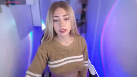 Snapshot of channel_blonde_a chatting on 10.02.25 channel_blonde_a online show from 10.02.25