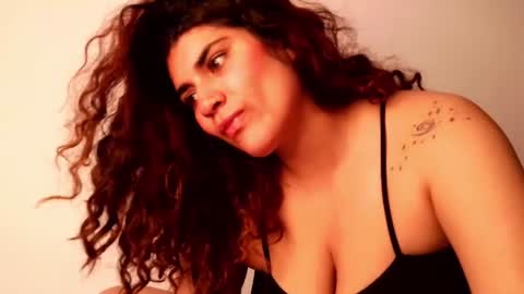 Snapshot of chantal_leon chatting on 08.04.26 online show from 08.04.26