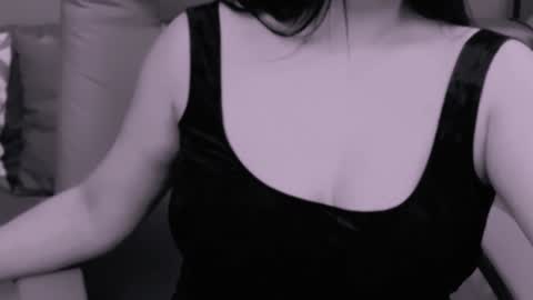 The Queen online show from 12.29.24