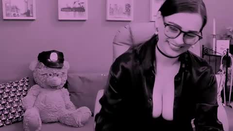 The Queen online show from 05.26.26