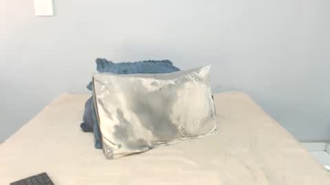 chantel87_ online show from 10.14.25