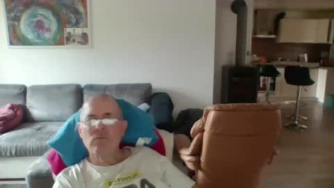 Snapshot of charles6064 chatting on 06.10.26 charles6064 online show from 06.10.26