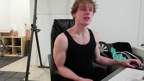 Snapshot of charles_dreams chatting on 11.23.25 CHARLES DREAMS online show from 11.23.25