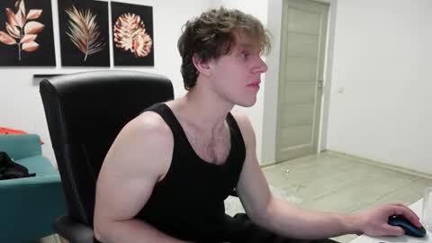 Snapshot of charles_dreams chatting on 11.29.25 CHARLES DREAMS online show from 11.29.25