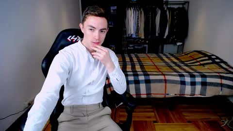 Snapshot of charlieseyer chatting on 02.13.25 carlos reyes online show from 02.13.25