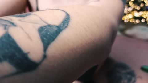 Snapshot of charliestormm chatting on 02.05.25 charliestormm online show from 02.05.25