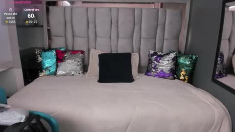 Charlot milf online show from 10.16.25