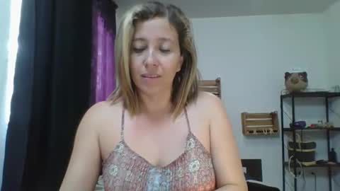 Snapshot of charlot_ponze chatting on 12.20.24 charlott online show from 12.20.24