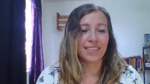 Snapshot of charlot_ponze chatting on 09.19.25 charlott online show from 09.19.25