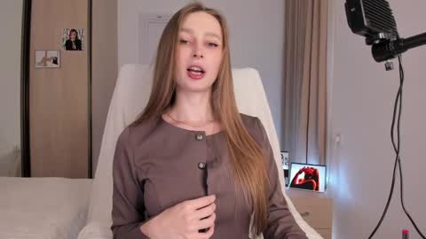 CharlottaWells online show from 11.23.25