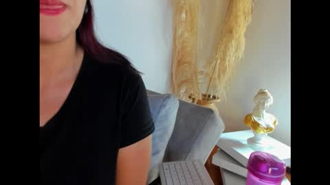 Snapshot of charlotte_2910 chatting on 10.22.25 charlotte online show from 10.22.25