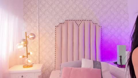   Charlotte  online show from 01.05.25