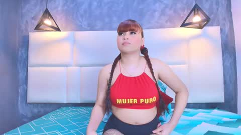 Snapshot of charlotte_and_zac chatting on 11.25.25 Charlotte and Zac online show from 11.25.25