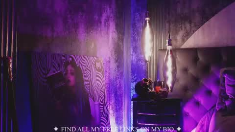 Charlotte online show from 04.10.26