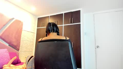 Charlotte Icee online show from 02.06.25