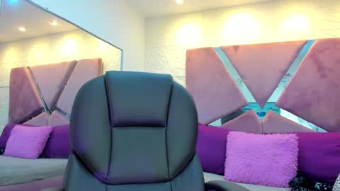 Charlotte Icee online show from 09.19.25