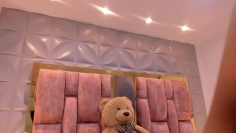 Charlotte Icee online show from 04.12.26