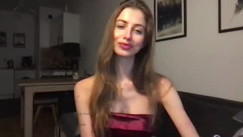 Charlotte Roche online show from 10.04.25