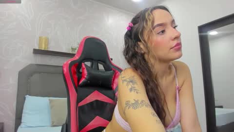 Snapshot of charlotte_rousee chatting on 09.27.25 charlotte_rousee online show from 09.27.25