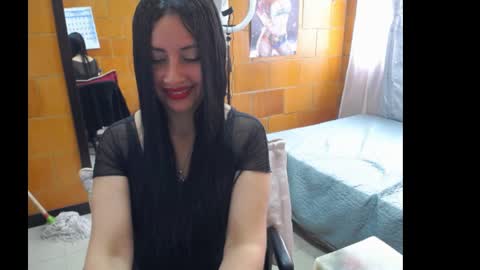 Snapshot of charlotte_temple chatting on 01.08.25 Charlotte online show from 01.08.25