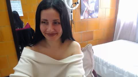 Snapshot of charlotte_temple chatting on 03.12.25 Charlotte online show from 03.12.25