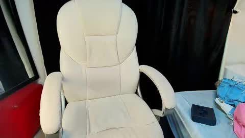 charlotte_walker1 online show from 09.10.25