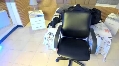 Charlotte  Everyday From 0700 to 1300 Col Time online show from 10.31.25