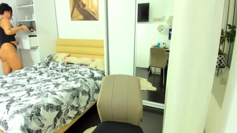 Charlotte online show from 02.02.25