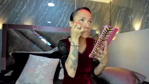 Snapshot of charlottekraviz chatting on 02.15.26 Charlotte online show from 02.15.26