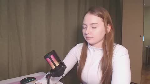 Snapshot of charlottewip chatting on 01.13.25 Kira online show from 01.13.25