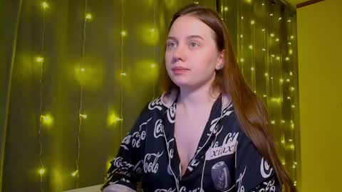 Snapshot of charlottewip chatting on 01.20.25 Kira online show from 01.20.25