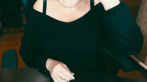 CharlotteXTasty online show from 12.11.24