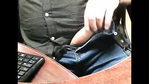 Snapshot of charmeur2672 chatting on 04.21.26 charmeur2672 online show from 04.21.26
