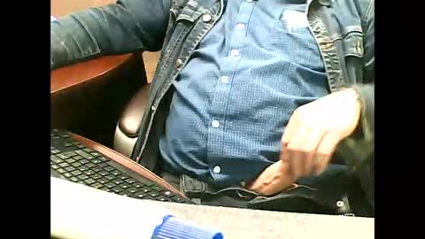 Snapshot of charmeur2672 chatting on 05.12.26 charmeur2672 online show from 05.12.26