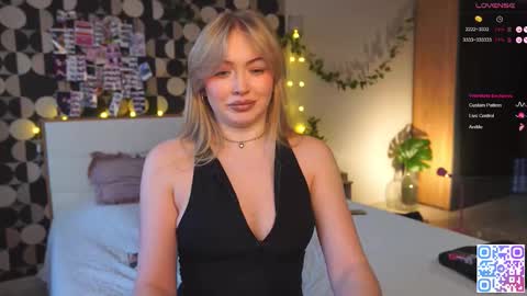 Snapshot of charming_daisy chatting on 01.17.26 my fansly Charming daisy My Wishlist for new toys online show from 01.17.26