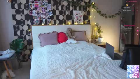 Snapshot of charming_daisy chatting on 02.02.26 my fansly Charming daisy My Wishlist for new toys online show from 02.02.26