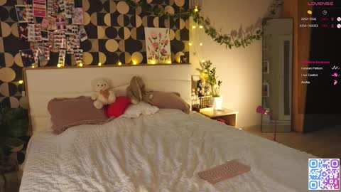 Snapshot of charming_daisy chatting on 02.03.26 my fansly Charming daisy My Wishlist for new toys online show from 02.03.26