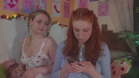 Snapshot of charming_lilly chatting on 04.12.26 Lissa online show from 04.12.26