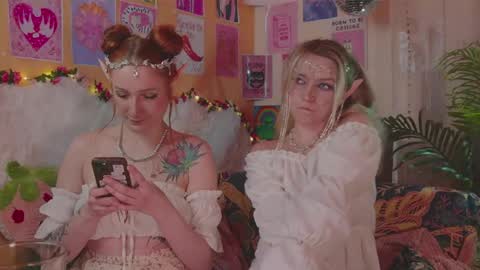 Snapshot of charming_lilly chatting on 04.28.26 Lissa online show from 04.28.26
