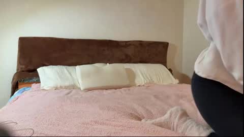 katie online show from 12.22.25