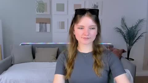Snapshot of charminglookeva chatting on 06.20.26 Im Eva online show from 06.20.26