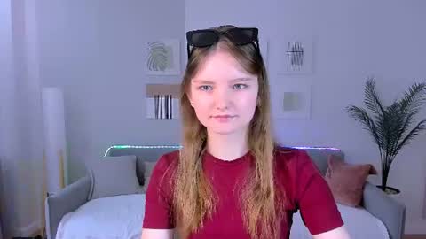 Snapshot of charminglookeva chatting on 06.21.26 Im Eva online show from 06.21.26