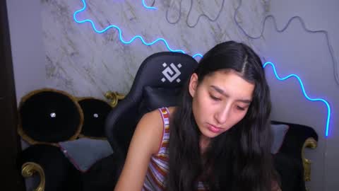 Snapshot of charmmocco chatting on 02.10.25 SweetMoco online show from 02.10.25