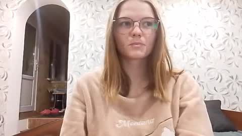 Olivia online show from 04.21.26