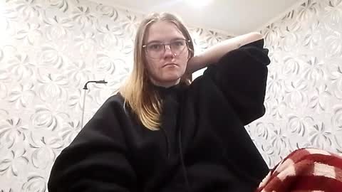 Snapshot of chauknispel chatting on 05.30.26 Olivia online show from 05.30.26