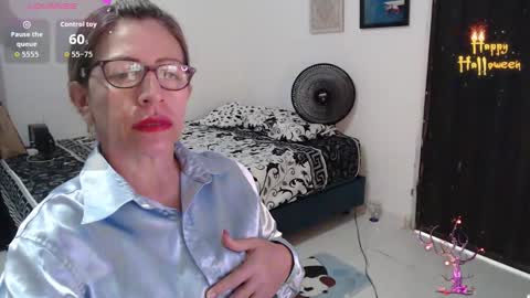 CHAYLA VICTORIA RUIZ  online show from 10.22.25