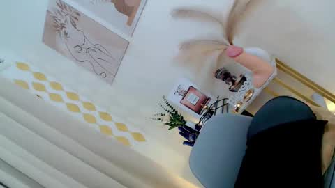Snapshot of cheatchatter chatting on 06.04.26 RIVA online show from 06.04.26