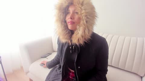 Regina Phalange online show from 02.25.25